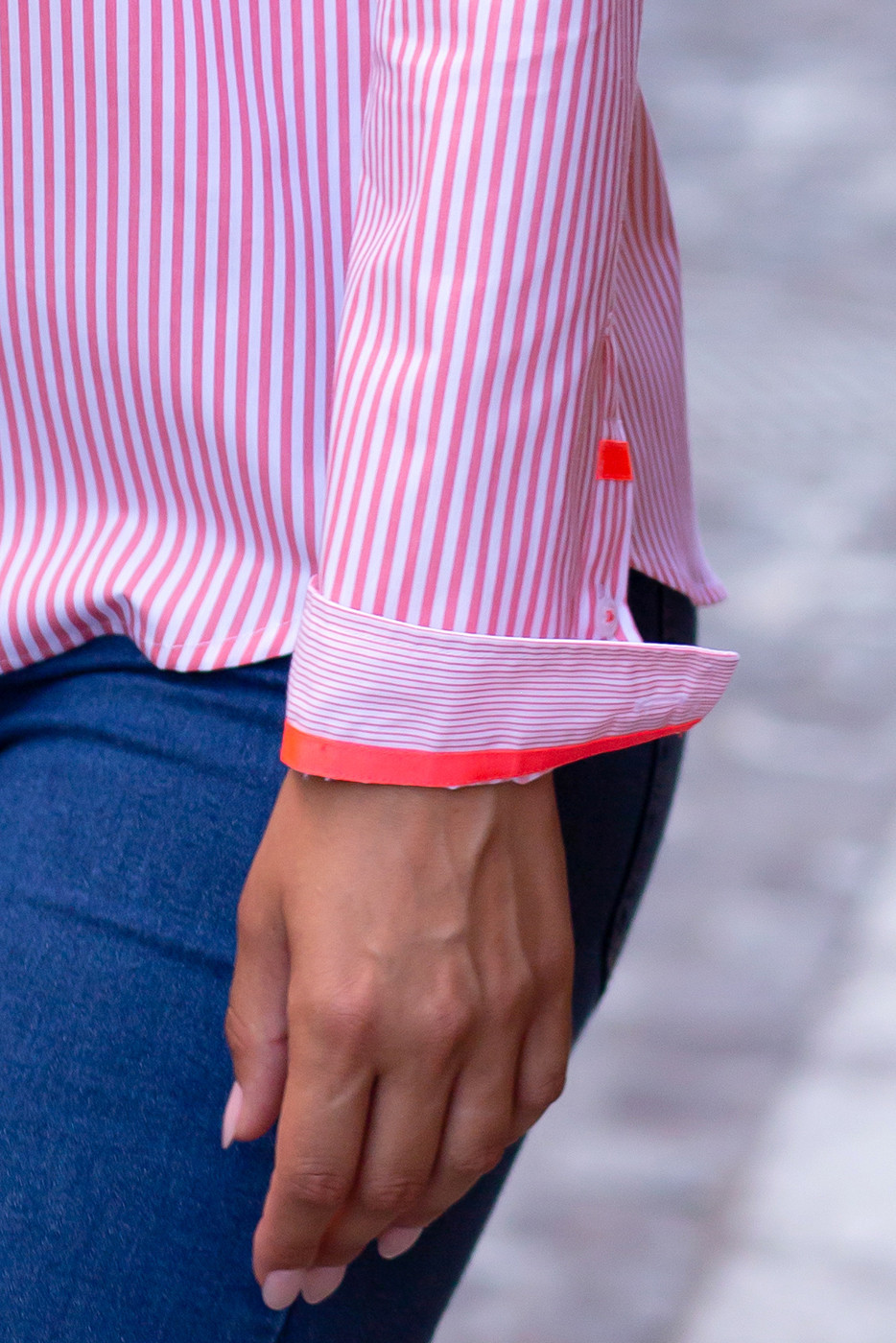 Blusa cuello camisero rayas rosas y coordinado en puños