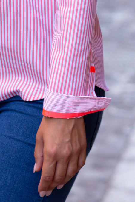 Blusa cuello camisero rayas rosas y coordinado en puños