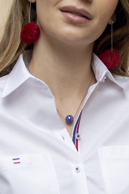 Camisa mujer tejido oxford blanco con dos bolsillos y cinta en botonadura y puños Camisa mujer tejido oxford blanco con dos bolsillos y cinta en botonadura y puños