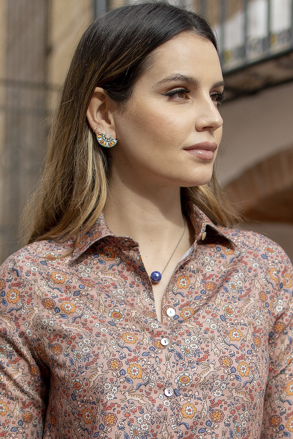 Camisa de mujer estampada con volantes en el bajo 2