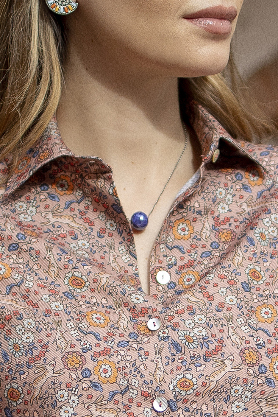 Camisa de mujer estampada con volantes en el bajo Camisa de mujer estampada con volantes en el bajo