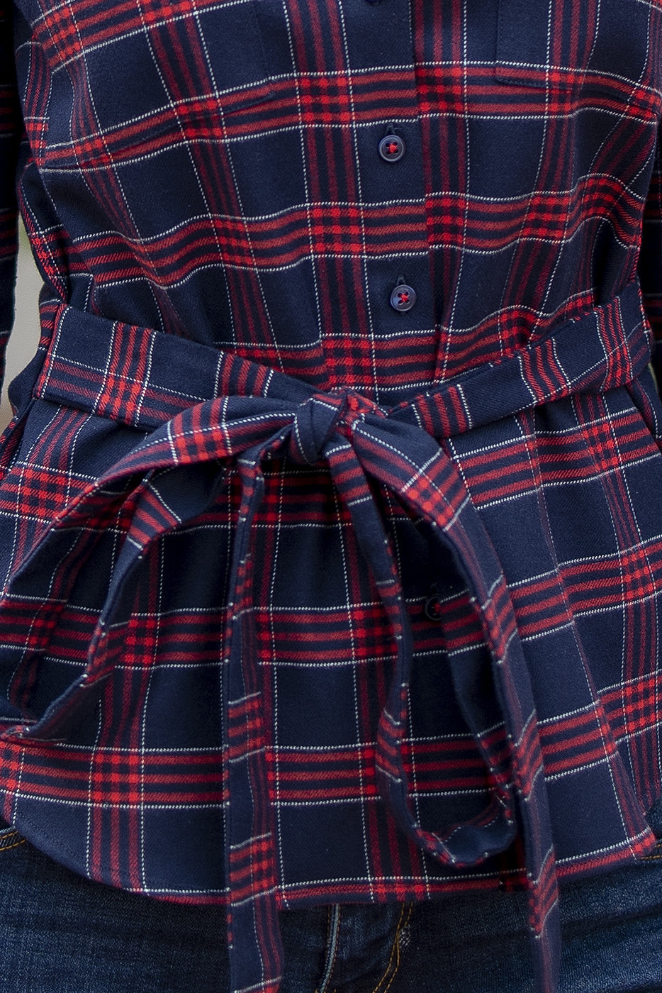 Camisa de mujer tejido invernal de cuadros con cinturón a juego Camisa de mujer tejido invernal de cuadros con cinturón a juego